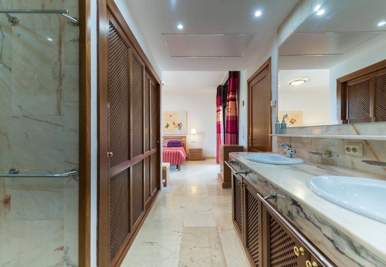 Chalet in Mogán - Private heated pool in quiet surroundings and sea views at the golf course