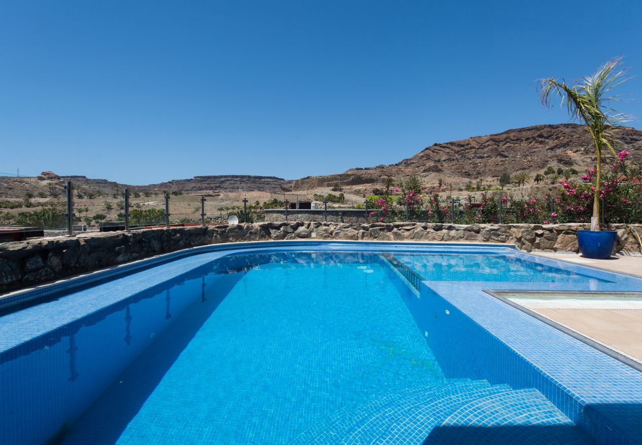 Chalet in Mogán - Private heated pool in quiet surroundings and sea views at the golf course