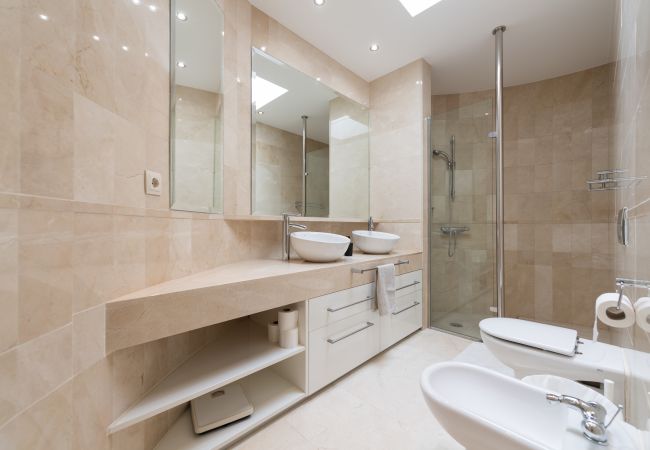 Ferienhaus in Mogán - Incredible 5 suite bedrooms Villa with private pool and views of the golf course and the sea Ferienhaus in Mogán - Incredible 5 suite bedrooms Villa with private pool and views of the golf course and the sea
