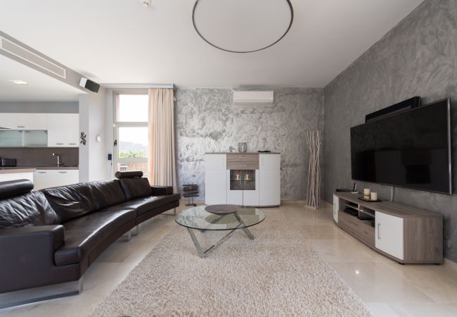 Ferienhaus in Mogán - Incredible 5 suite bedrooms Villa with private pool and views of the golf course and the sea Ferienhaus in Mogán - Incredible 5 suite bedrooms Villa with private pool and views of the golf course and the sea