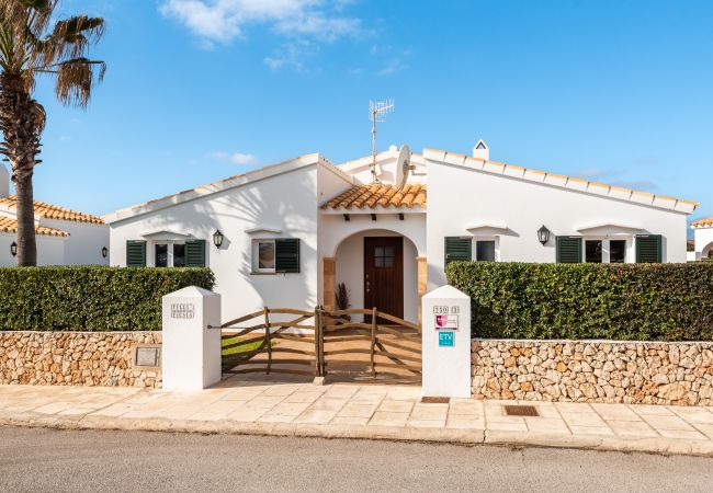 Villa in Cap d´Artruix - Fucsia Villa Menorca Villa in Cap d´Artruix - Fucsia Villa Menorca
