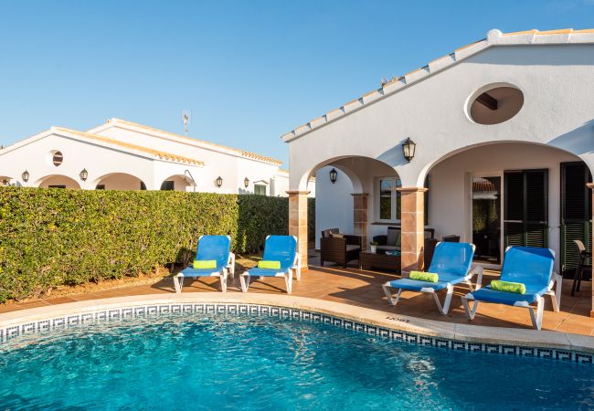 Villa in Cap d´Artruix - Fucsia Villa Menorca Villa in Cap d´Artruix - Fucsia Villa Menorca