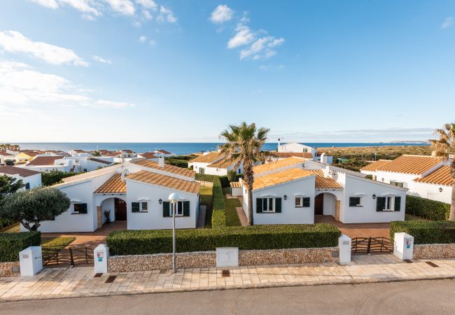 Villa in Cap d´Artruix - Fucsia Villa Menorca Villa in Cap d´Artruix - Fucsia Villa Menorca