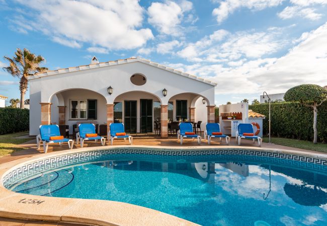 Villa in Cap d´Artruix - Fucsia Villa Menorca Villa in Cap d´Artruix - Fucsia Villa Menorca