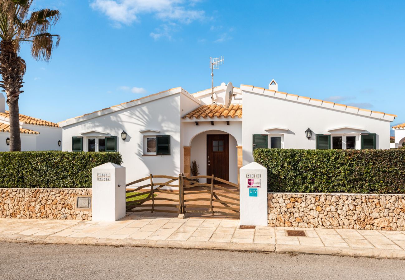 Villa in Cap d´Artruix - Fucsia Villa Menorca Villa in Cap d´Artruix - Fucsia Villa Menorca