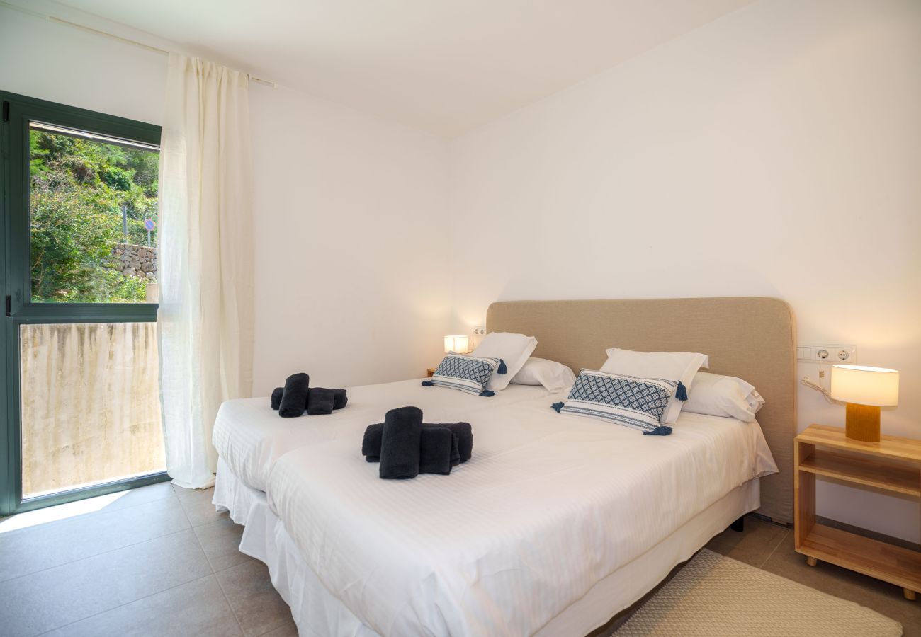 Ferienwohnung in Cala Sant Vicenç - Apartment Mirador Blue K by BeBreeze
