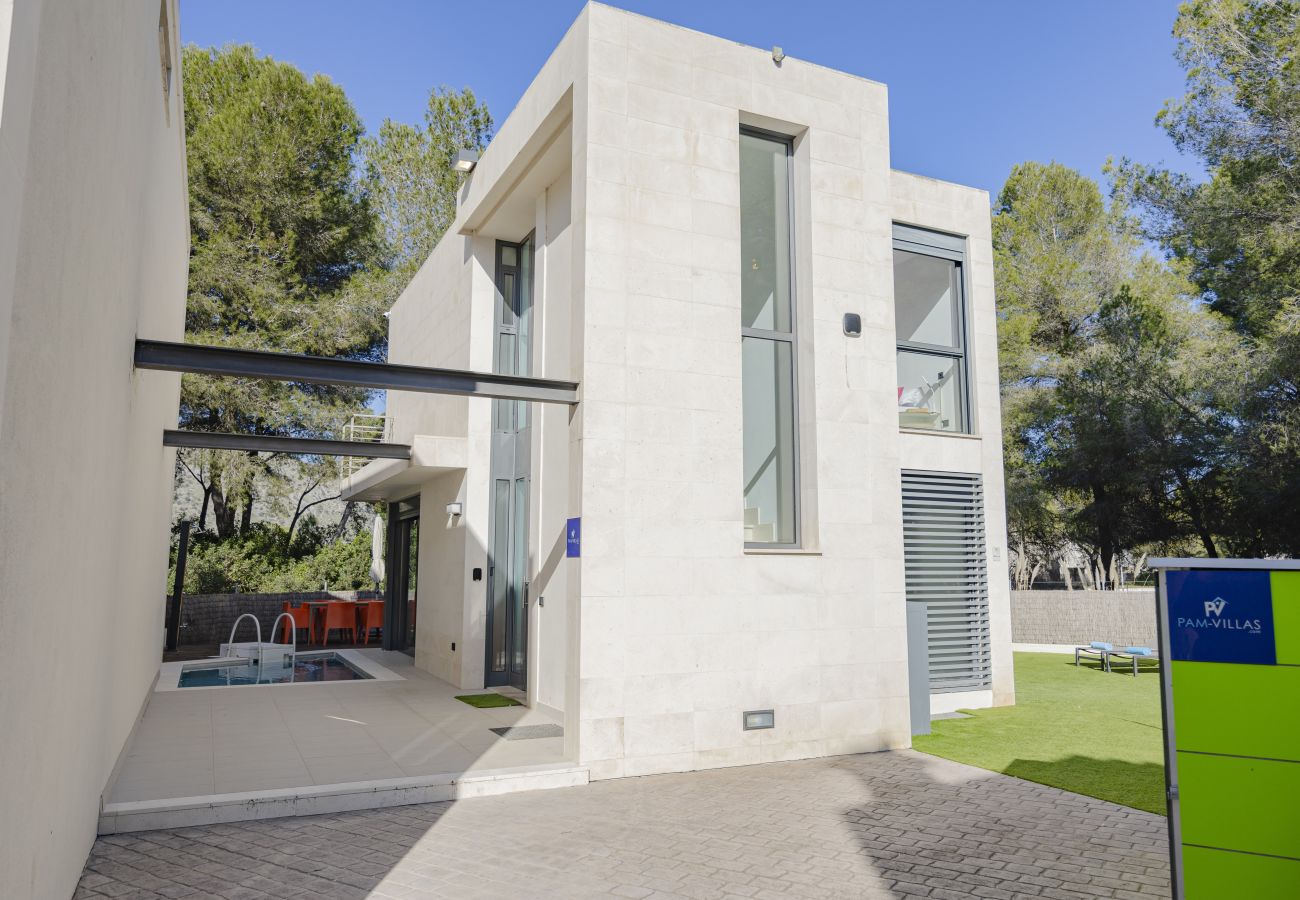 Villa in Alcudia - Villa Alya by BeBreeze