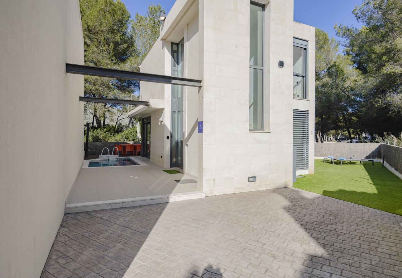 Villa in Alcudia - Villa Alya by BeBreeze