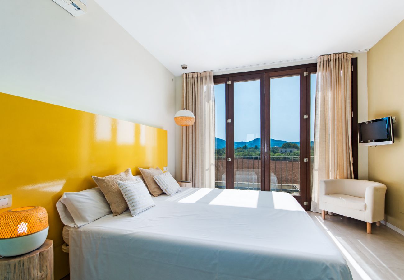 Villa in Alcudia - Villa Barcares Gran für 16 by BeBreeze