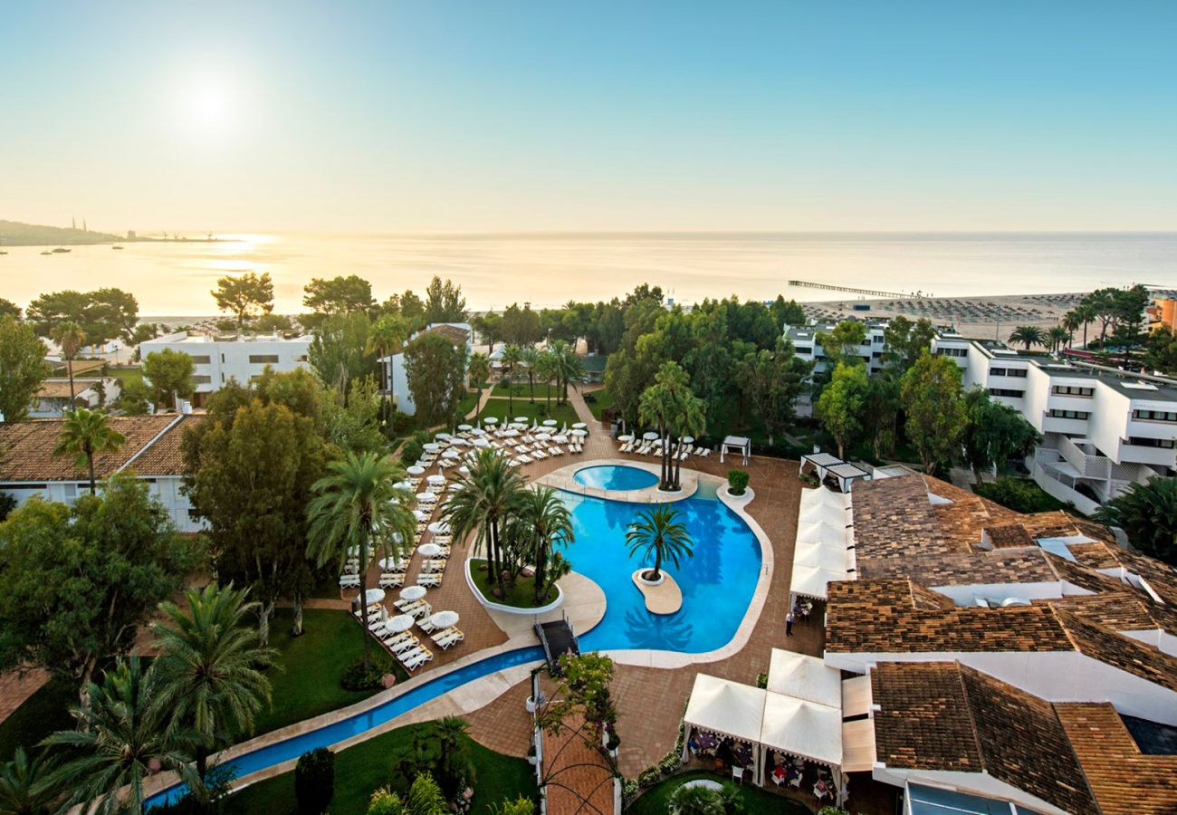 Ferienwohnung in Alcudia - Apartment Oiza Garden NEW at the beach (Bahía Blanca) by BeBreeze