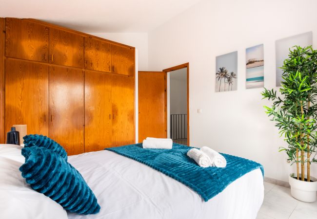 Apartment in Cala Blanca - Duplex apartment with all new furniture! Apartment in Cala Blanca - Duplex apartment with all new furniture!