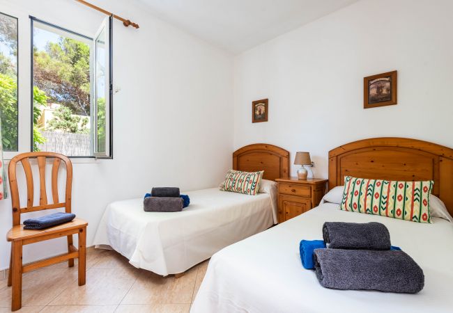 Villa in Cala Blanca - Perfect 4 bedroooms Villa in Cala Blanca  Villa in Cala Blanca - Perfect 4 bedroooms Villa in Cala Blanca