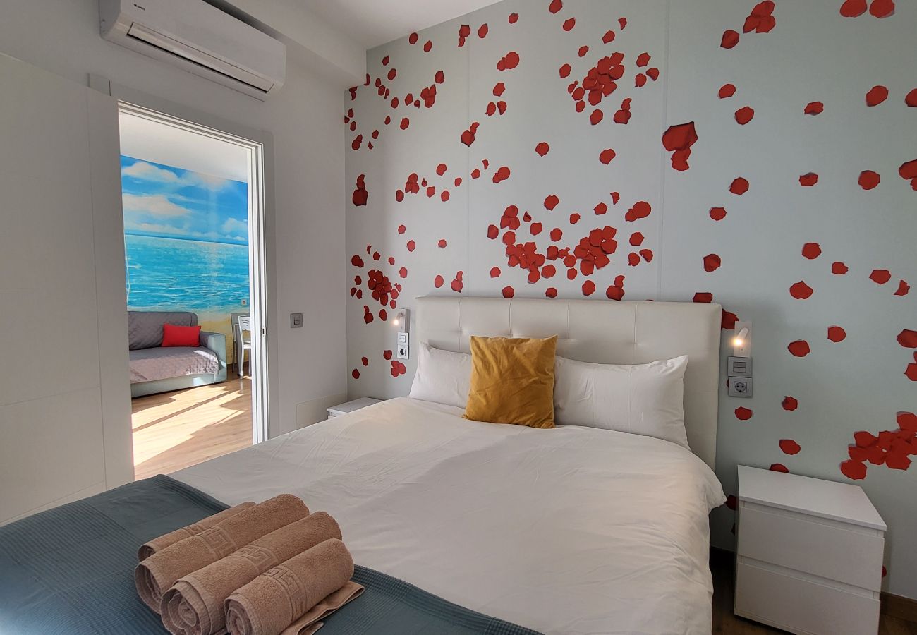 House in Las Palmas de Gran Canaria - Lovely balcony sea views By CanariasGetaway 