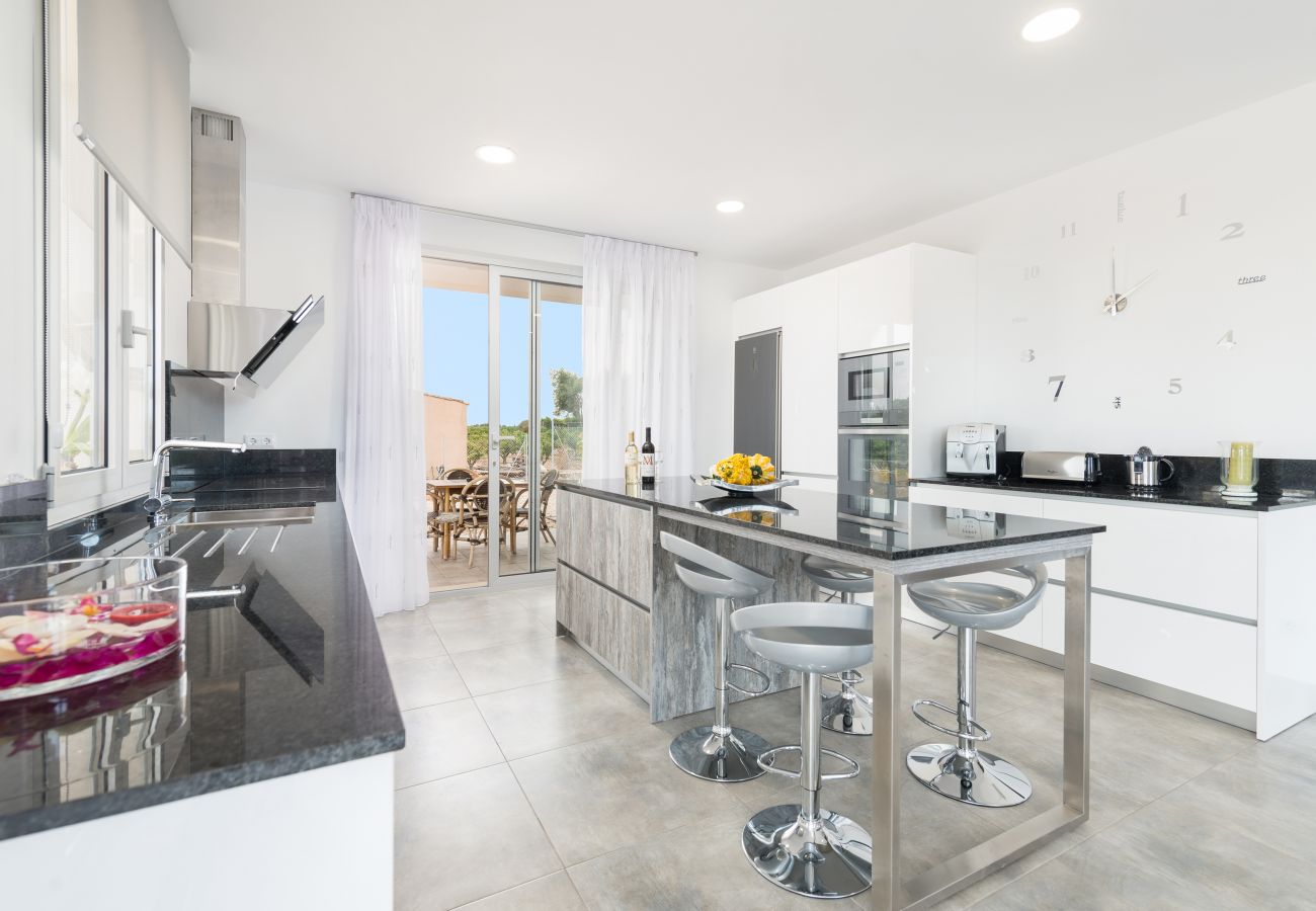 Villa in Llubi - Villa Albaimar by BeBreeze