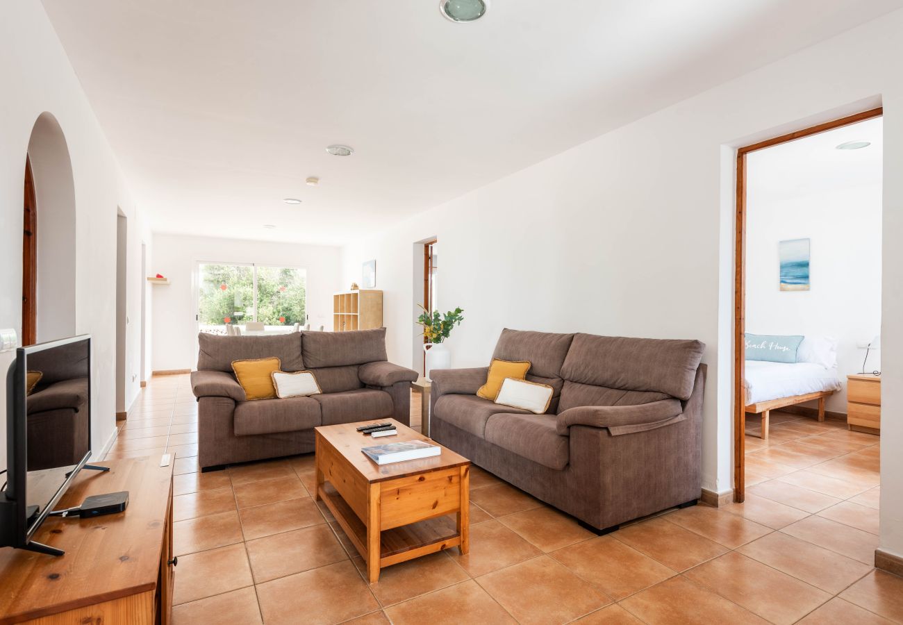 Villa in Cala Blanca - VILLA BINISARET 1 Villa in Cala Blanca - VILLA BINISARET 1