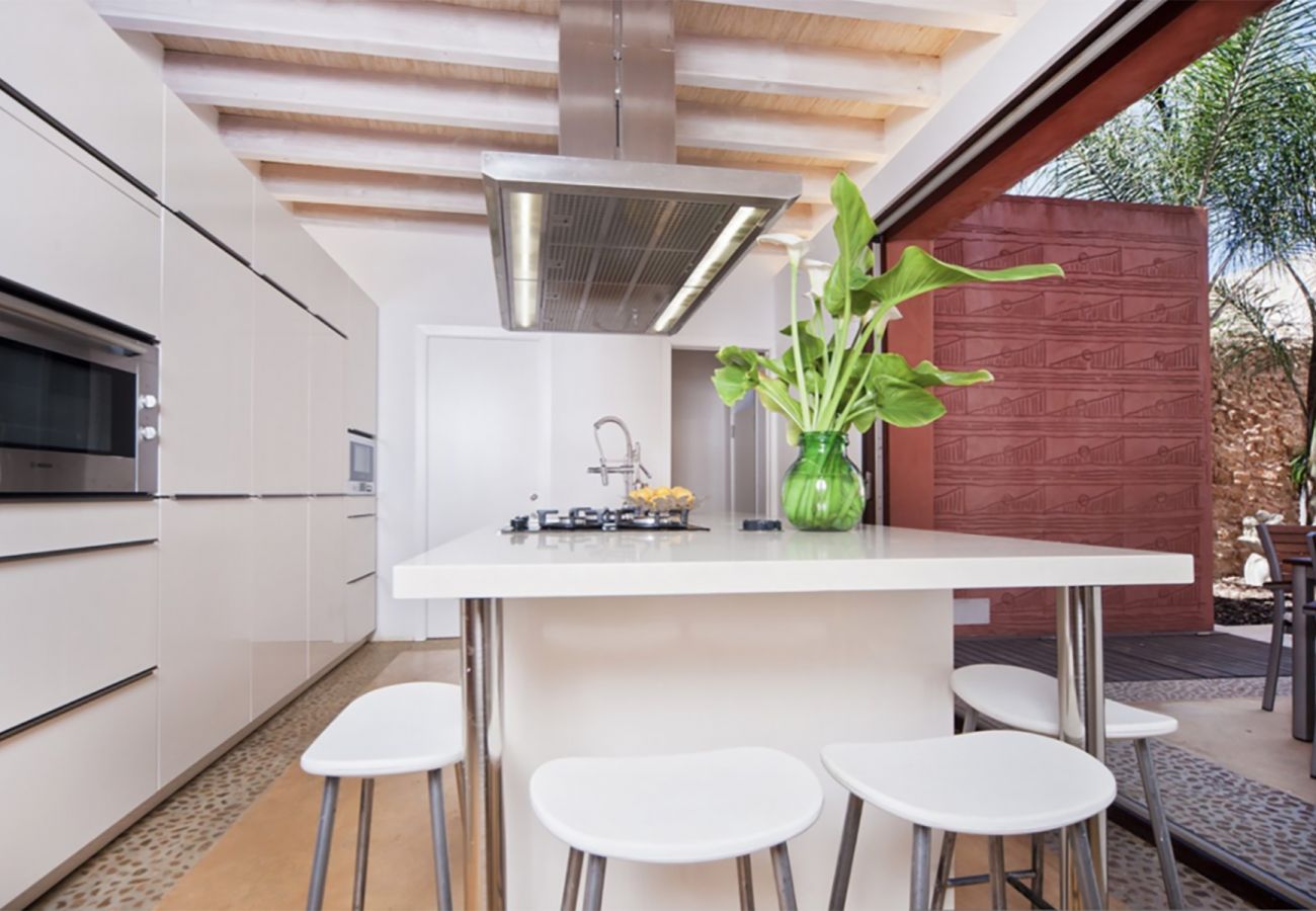 House in Alcudia - Casa Murallas de Alcudia by BeBreeze