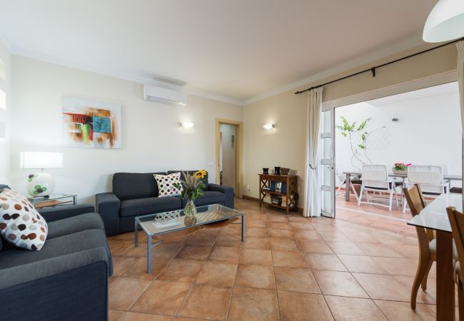 House in San Bartolomé de Tirajana - Spacious house in a very quiet area and close to all services House in San Bartolomé de Tirajana - Spacious house in a very quiet area and close to all services