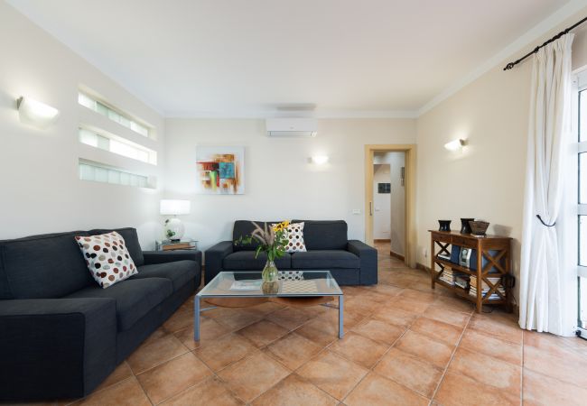 House in San Bartolomé de Tirajana - Spacious house in a very quiet area and close to all services House in San Bartolomé de Tirajana - Spacious house in a very quiet area and close to all services