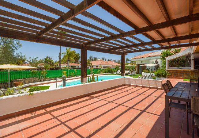 Chalet in San Bartolomé de Tirajana - Casa Gran Canaria - Private heated pool, games room and playground Chalet in San Bartolomé de Tirajana - Casa Gran Canaria - Private heated pool, games room and playground