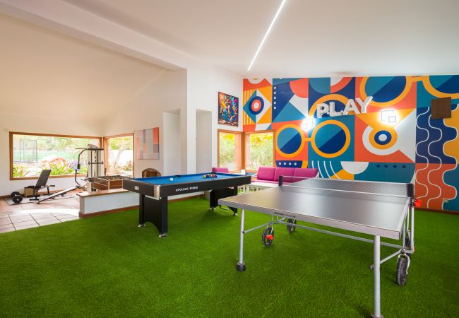 Chalet in San Bartolomé de Tirajana - Casa Gran Canaria - Private heated pool, games room and playground Chalet in San Bartolomé de Tirajana - Casa Gran Canaria - Private heated pool, games room and playground