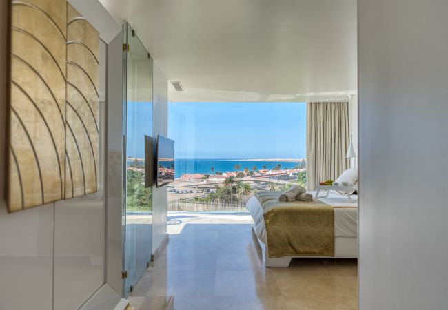 House in Maspalomas - Pool, jacuzzi, games and steps from the beach House in Maspalomas - Pool, jacuzzi, games and steps from the beach