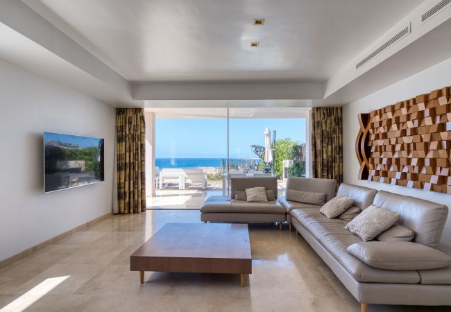 House in Maspalomas - Pool, jacuzzi, games and steps from the beach House in Maspalomas - Pool, jacuzzi, games and steps from the beach