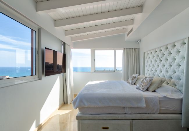 House in Maspalomas - Pool, jacuzzi, games and steps from the beach House in Maspalomas - Pool, jacuzzi, games and steps from the beach