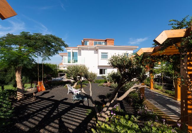 House in Maspalomas - Pool, jacuzzi, games and steps from the beach House in Maspalomas - Pool, jacuzzi, games and steps from the beach
