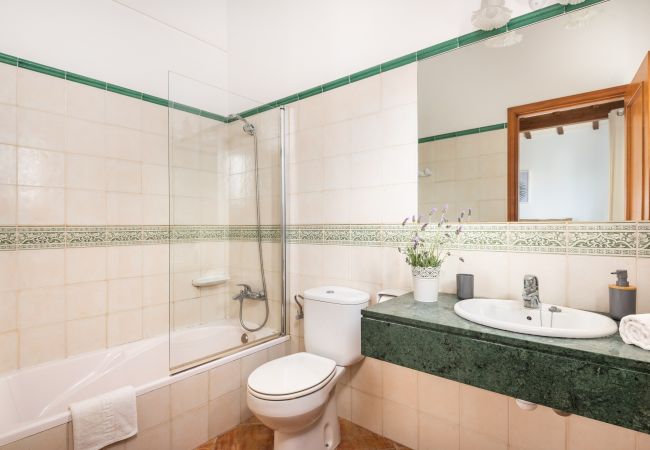 Villa in Cap d´Artruix - Fucsia Villa Menorca Villa in Cap d´Artruix - Fucsia Villa Menorca