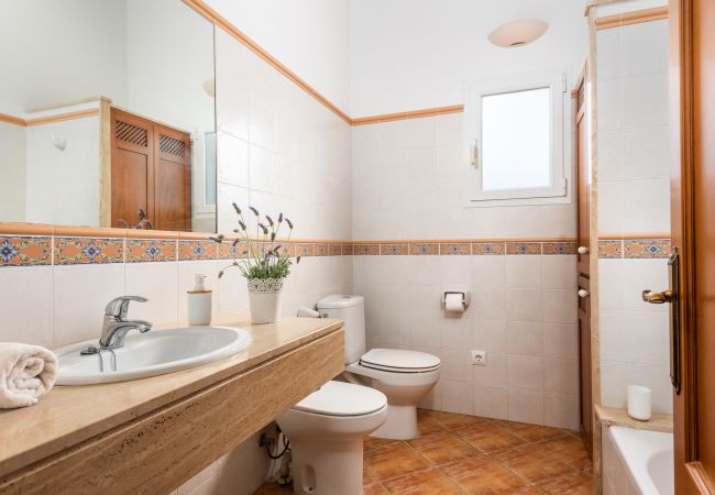 Villa in Cap d´Artruix - Fucsia Villa Menorca Villa in Cap d´Artruix - Fucsia Villa Menorca