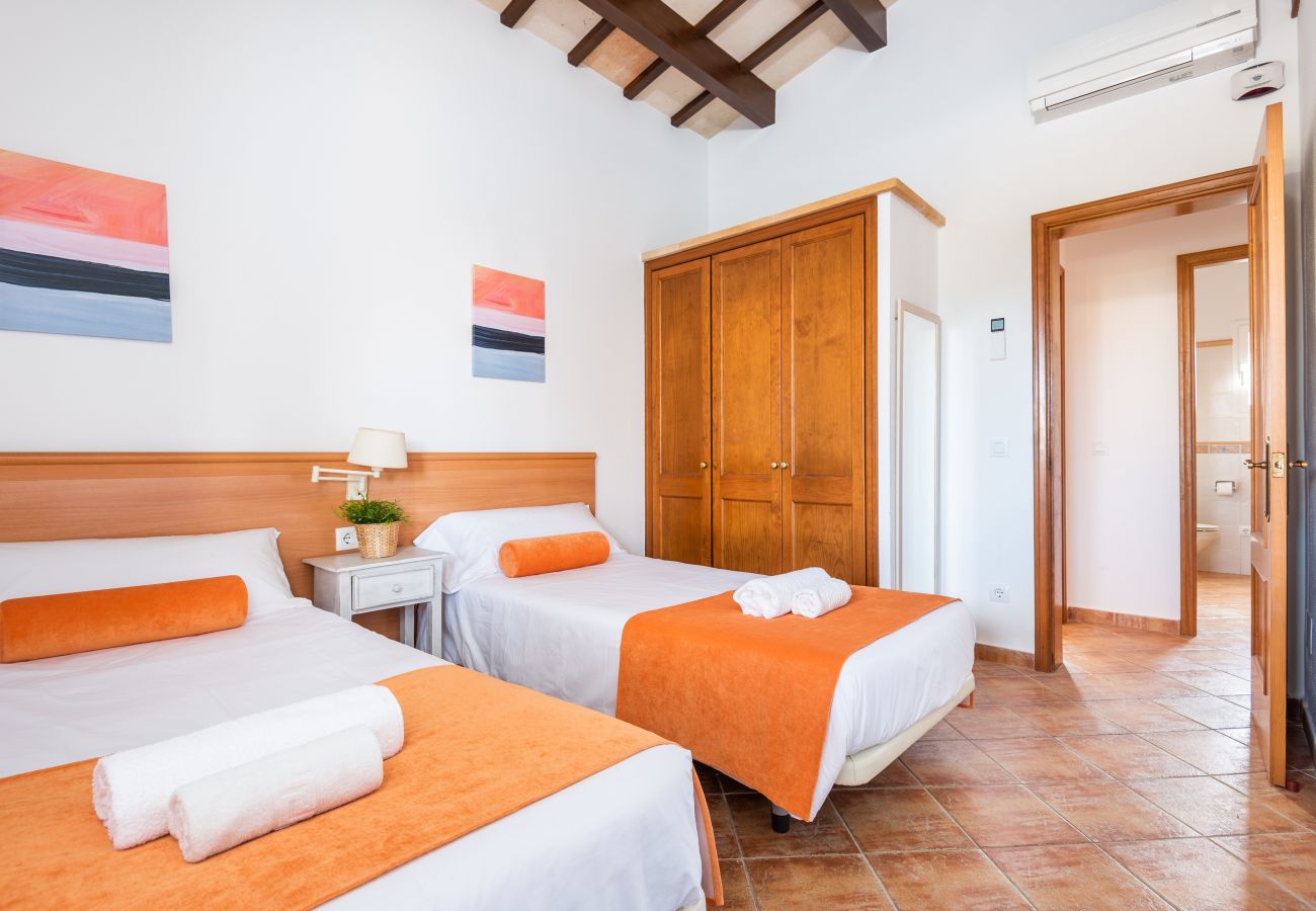 Villa in Cap d´Artruix - Fucsia Villa Menorca Villa in Cap d´Artruix - Fucsia Villa Menorca