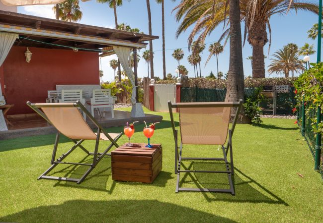Bungalow/Linked villa in San Bartolomé de Tirajana - Cozy bungalow with large terrace overlooking the pool