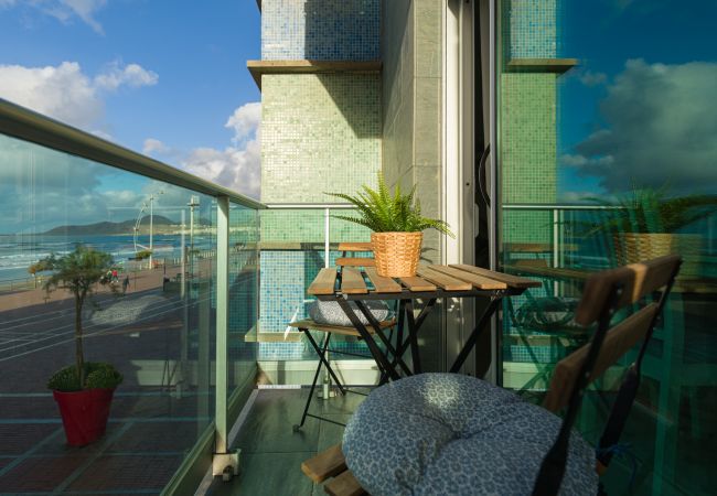 View from the balcony House in Las Palmas de Gran Canaria - Dark Sand By CanariasGetaway