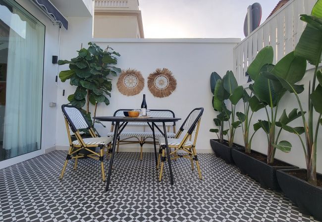 Terraced House in Las Palmas de Gran Canaria - Cosmopolitan Design by CanariasGetaway  Terraced House in Las Palmas de Gran Canaria - Cosmopolitan Design by CanariasGetaway