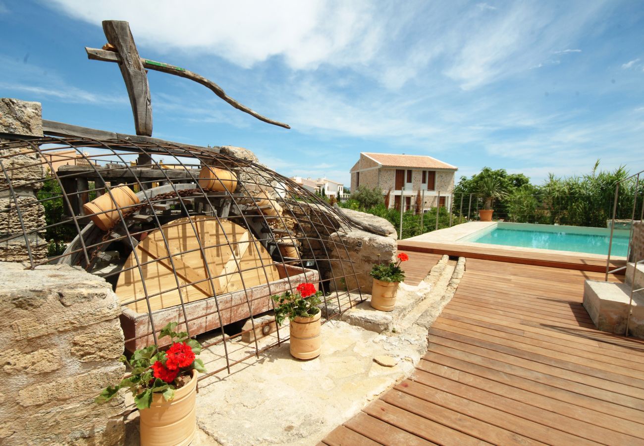 Villa in Alcudia - Villa Barcares Petit for 6 by BeBreeze