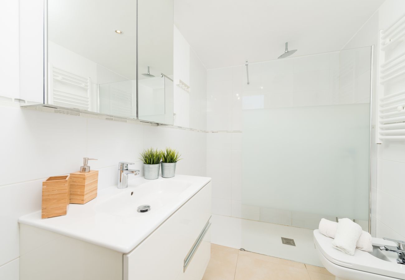Ferienwohnung in Alcudia - Alcanada Torre Mayor with Sea Views - Long Stay 