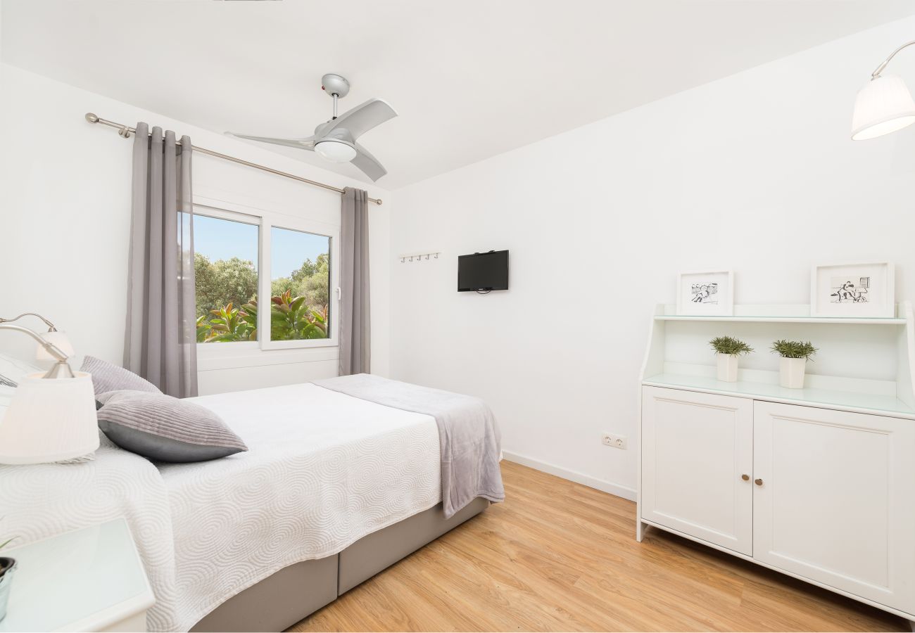 Ferienwohnung in Alcudia - Alcanada Torre Mayor with Sea Views - Long Stay 
