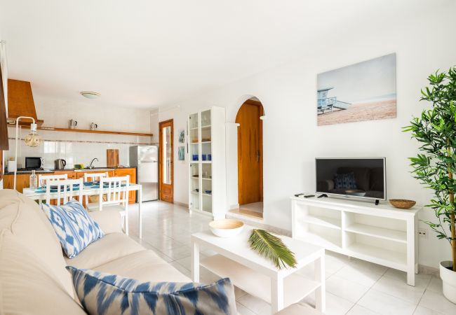 Апартаменты на Cala Blanca - Apartamento tipo duplex con piscina y barbacoa comunitaria. Апартаменты на Cala Blanca - Apartamento tipo duplex con piscina y barbacoa comunitaria.