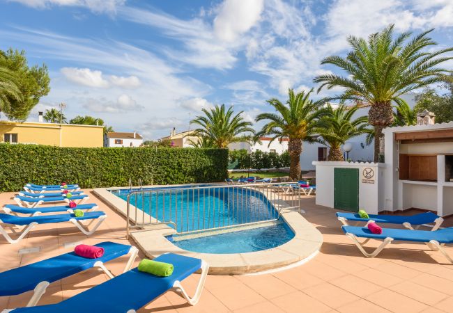 Апартаменты на Cala Blanca - Apartamento con piscina y barbacoa comunitaria, a 5 minutos de la Cala Santandria Апартаменты на Cala Blanca - Apartamento con piscina y barbacoa comunitaria, a 5 minutos de la Cala Santandria