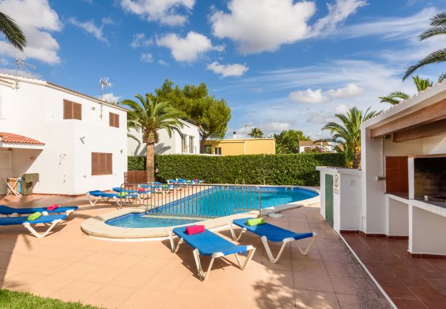 Апартаменты на Cala Blanca - Apartamento con piscina y barbacoa comunitaria, a 5 minutos de la Cala Santandria Апартаменты на Cala Blanca - Apartamento con piscina y barbacoa comunitaria, a 5 minutos de la Cala Santandria