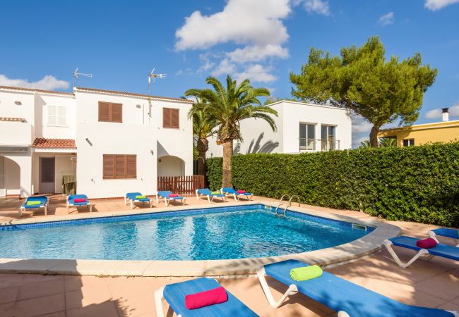 Апартаменты на Cala Blanca - Apartamento con piscina y barbacoa comunitaria, a 5 minutos de la Cala Santandria Апартаменты на Cala Blanca - Apartamento con piscina y barbacoa comunitaria, a 5 minutos de la Cala Santandria