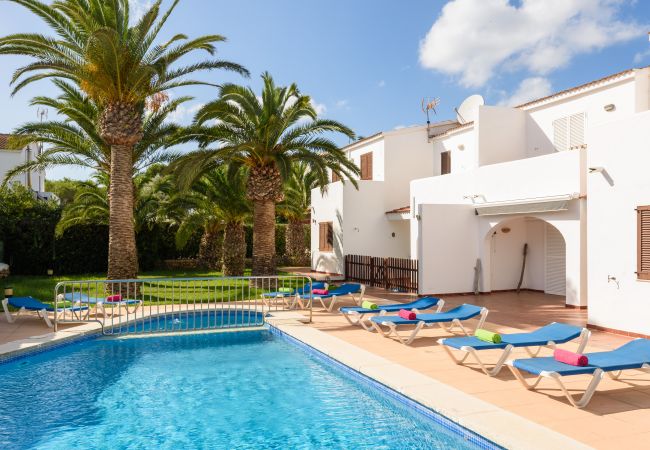 Апартаменты на Cala Blanca - Apartamento con piscina y barbacoa comunitaria, a 5 minutos de la Cala Santandria Апартаменты на Cala Blanca - Apartamento con piscina y barbacoa comunitaria, a 5 minutos de la Cala Santandria