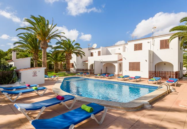 Апартаменты на Cala Blanca - Apartamento con piscina y barbacoa comunitaria, a 5 minutos de la Cala Santandria Апартаменты на Cala Blanca - Apartamento con piscina y barbacoa comunitaria, a 5 minutos de la Cala Santandria
