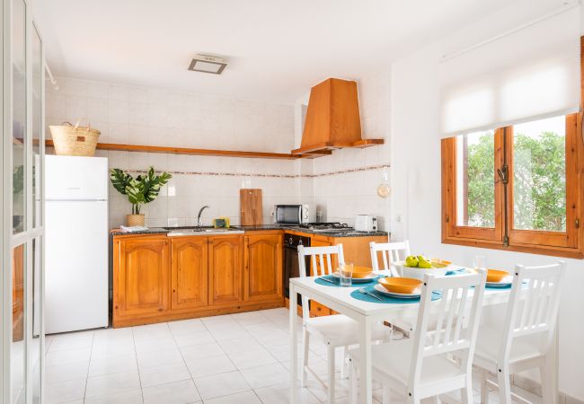 Апартаменты на Cala Blanca - Apartamento con piscina y barbacoa comunitaria, a 5 minutos de la Cala Santandria Апартаменты на Cala Blanca - Apartamento con piscina y barbacoa comunitaria, a 5 minutos de la Cala Santandria