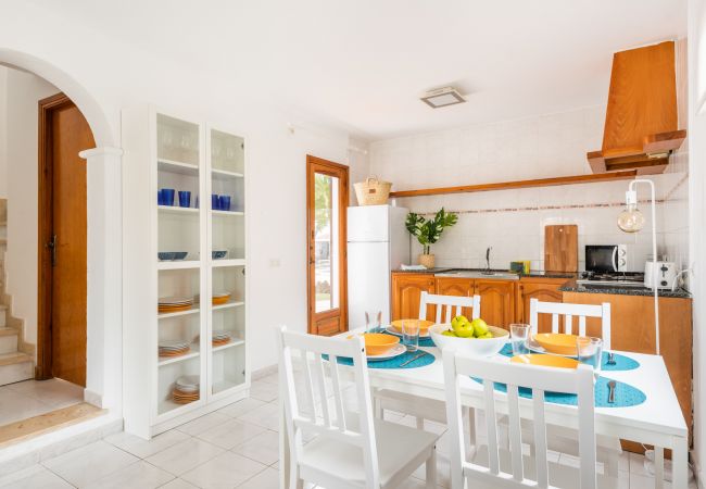 Апартаменты на Cala Blanca - Apartamento con piscina y barbacoa comunitaria, a 5 minutos de la Cala Santandria Апартаменты на Cala Blanca - Apartamento con piscina y barbacoa comunitaria, a 5 minutos de la Cala Santandria