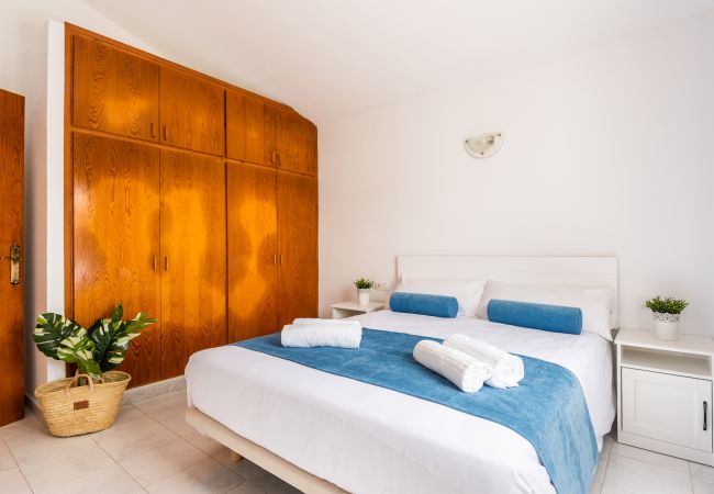 Апартаменты на Cala Blanca - Apartamento con piscina y barbacoa comunitaria, a 5 minutos de la Cala Santandria Апартаменты на Cala Blanca - Apartamento con piscina y barbacoa comunitaria, a 5 minutos de la Cala Santandria