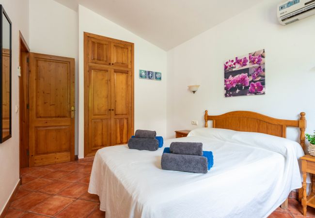 Вилла на Cala Blanca - Villa Perfecta! Piscina privada, Barbacoa, Aire Acon, Wifi !!!! Вилла на Cala Blanca - Villa Perfecta! Piscina privada, Barbacoa, Aire Acon, Wifi !!!!