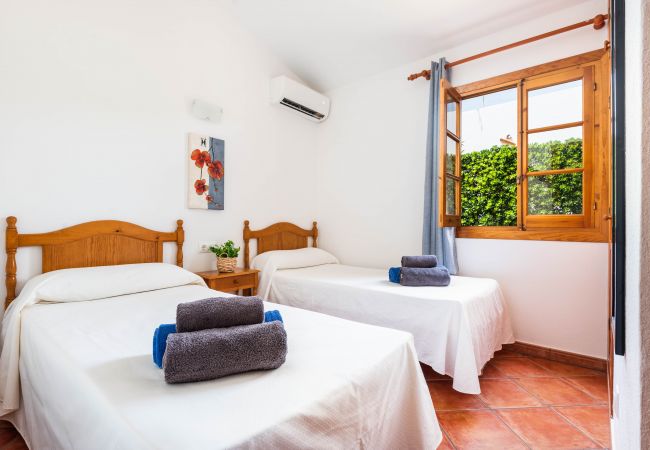 Вилла на Cala Blanca - Villa Perfecta! Piscina privada, Barbacoa, Aire Acon, Wifi !!!! Вилла на Cala Blanca - Villa Perfecta! Piscina privada, Barbacoa, Aire Acon, Wifi !!!!