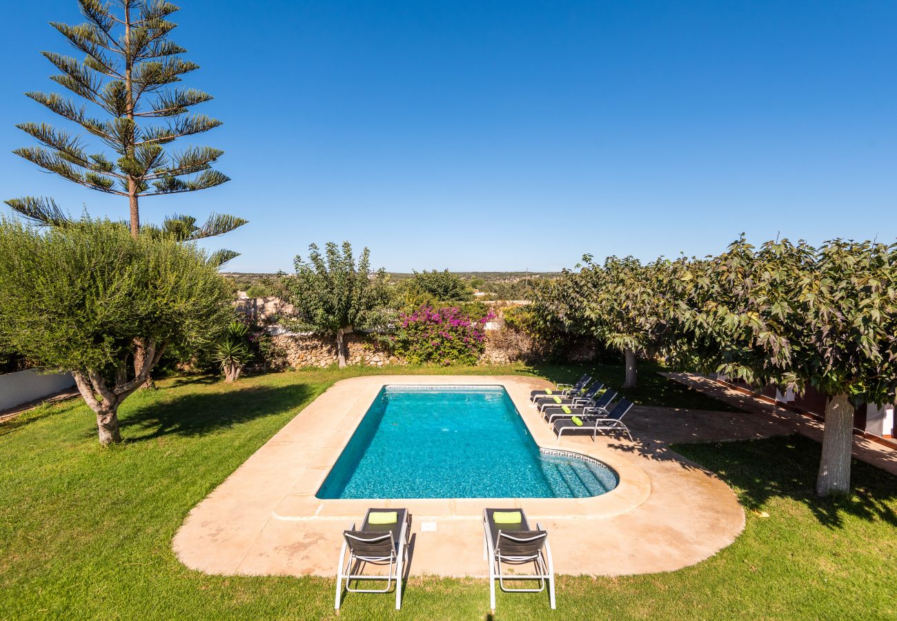 Вилла на Ciutadella de Menorca - Villa en el campo, rodeada de flores, piscina, bbq....