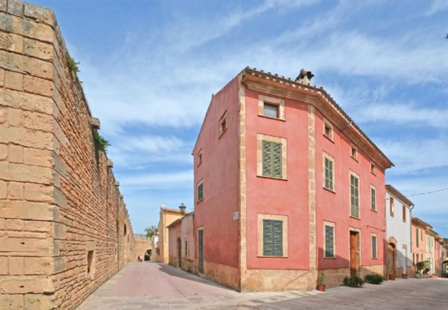 Дом на Alcúdia - Casa Es Convent d'Alcúdia Дом на Alcúdia - Casa Es Convent d'Alcúdia
